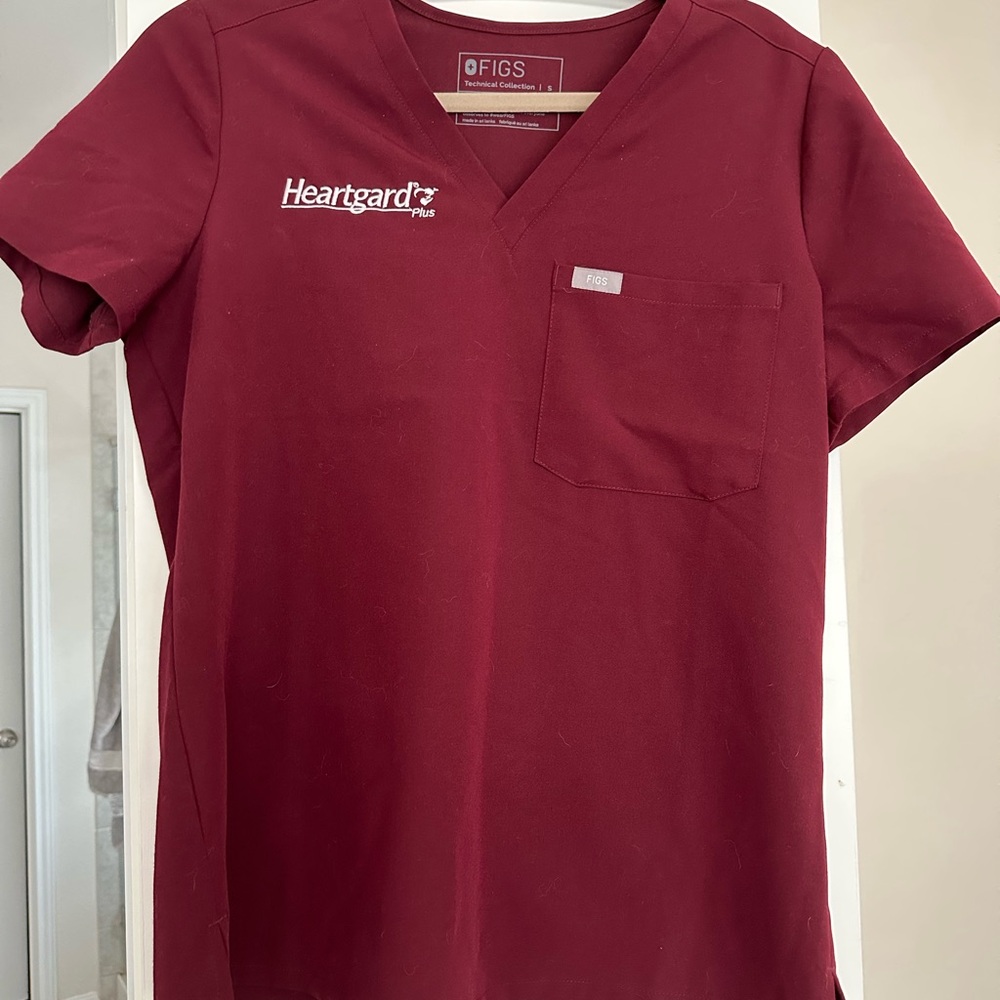 FIGS Scrub Top Heartgard
Embroidered